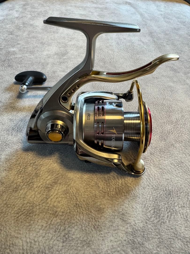 美品 ダイワ　06トーナメントISO Z3000LB