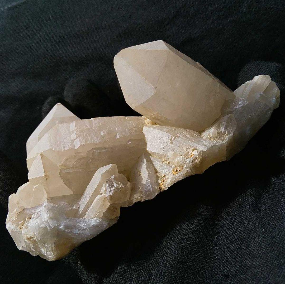 ②マダガスカル産水晶 原石 クラスター 蝋燭水晶 ミルキークォーツ フロスト水晶