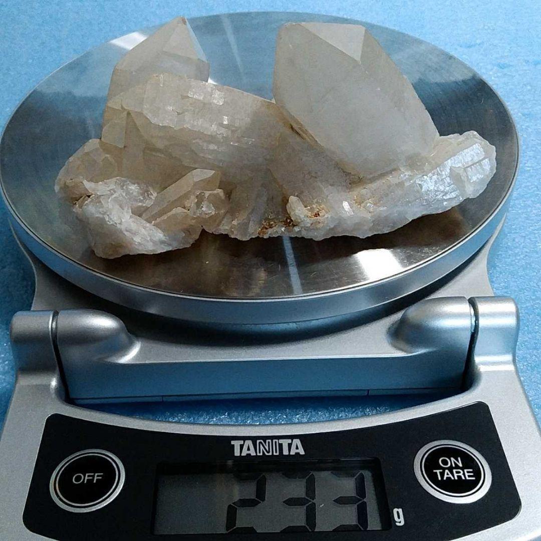 ②マダガスカル産水晶 原石 クラスター 蝋燭水晶 ミルキークォーツ フロスト水晶