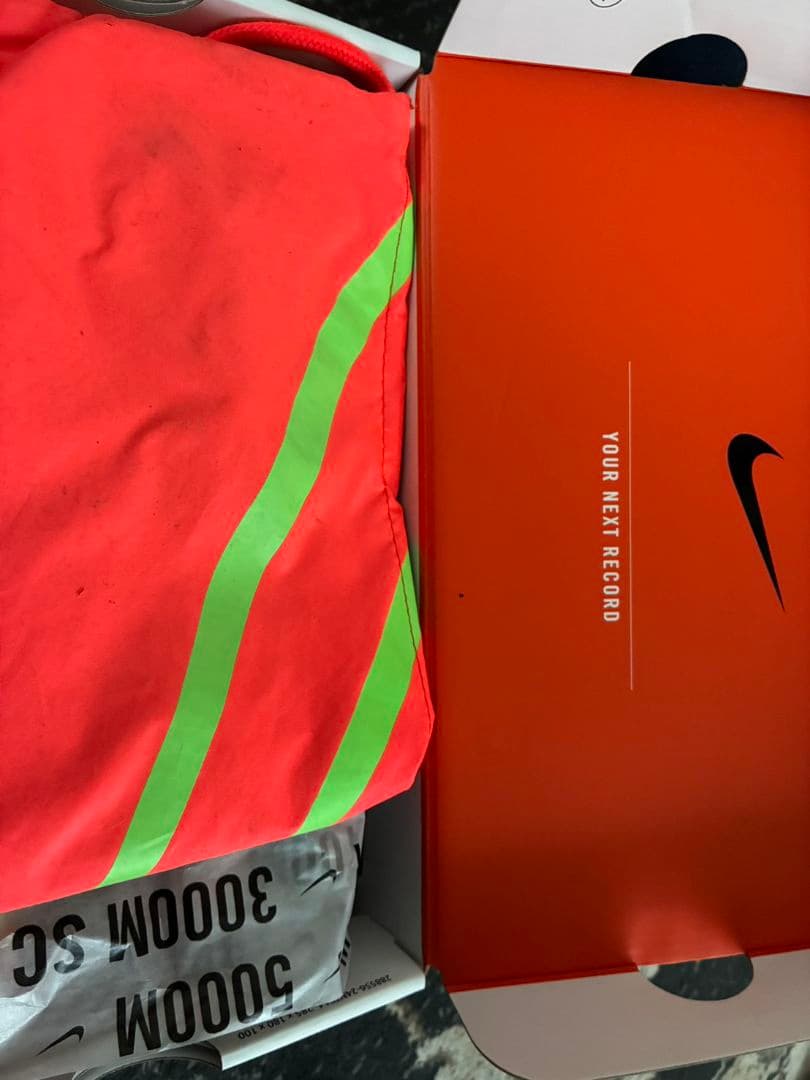 大幅値下げ！！Nike Airzoomマックスフライ2