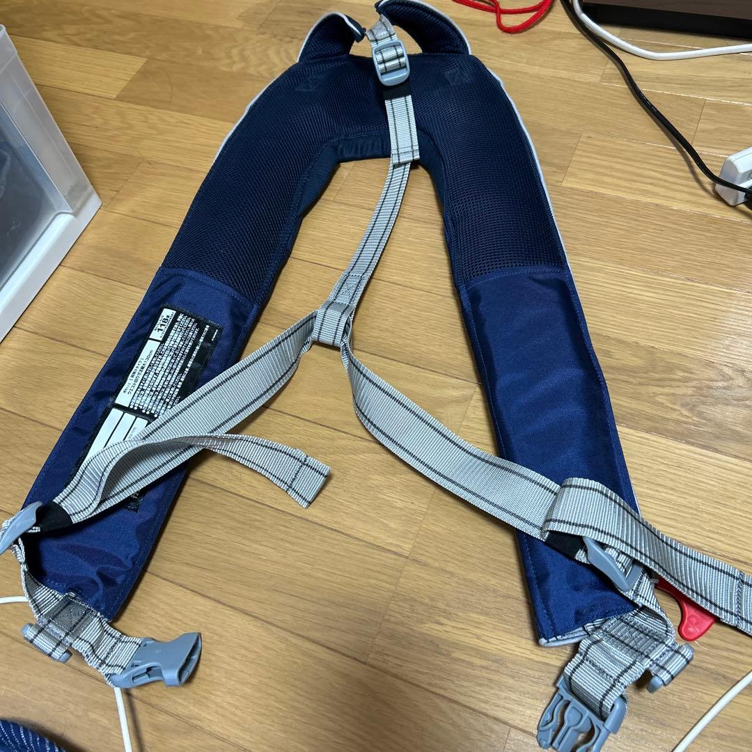 XERO 自動膨張式ライフジャケット ネイビー