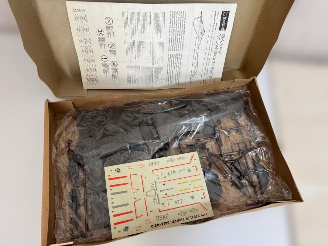 ノ*ウ様 絶版貴重 MONOGRAM 1/48 F-19 STEALTH FIG