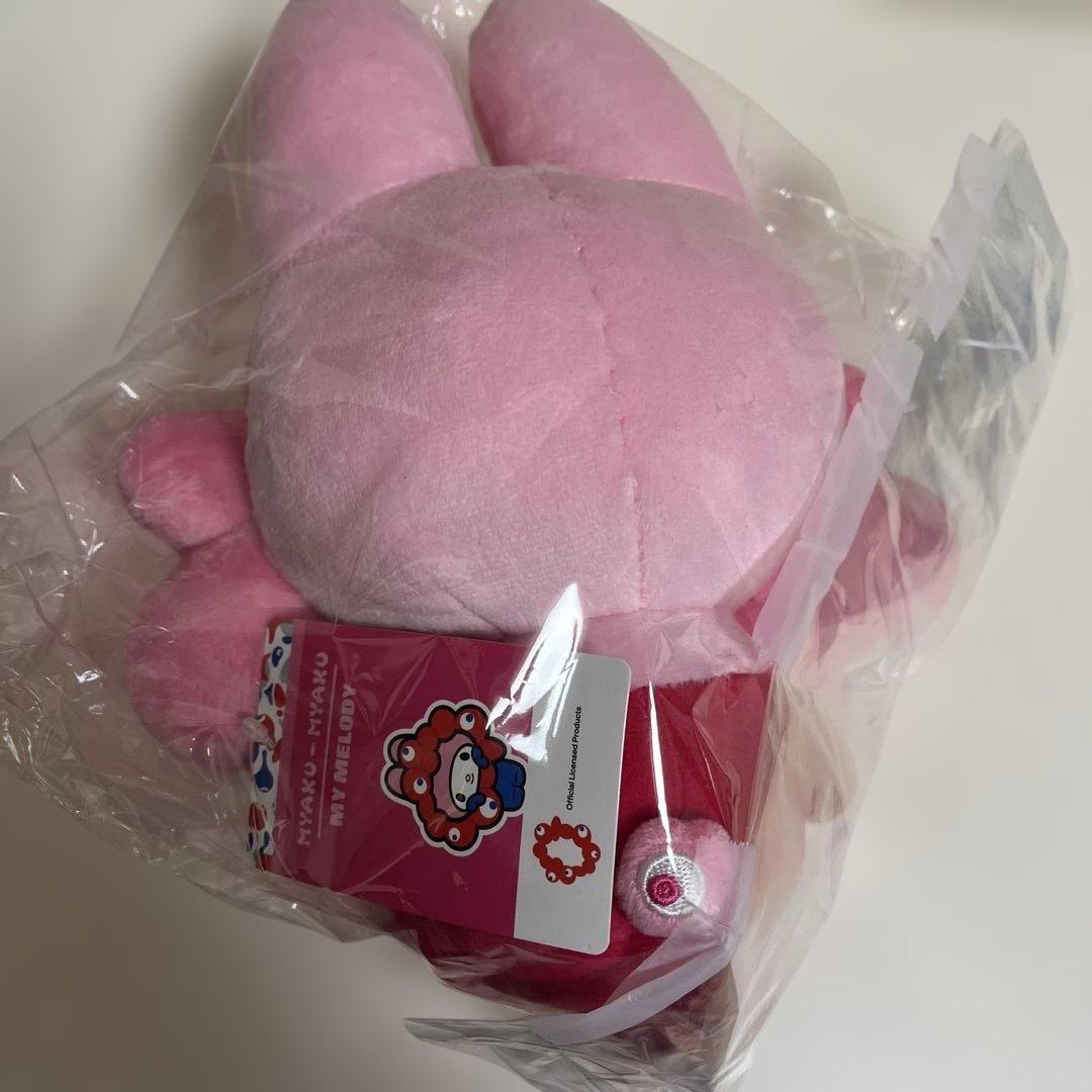 推しカラー ミャクミャク サンリオ ぬいぐるみ【マイメロ】Mサイズ