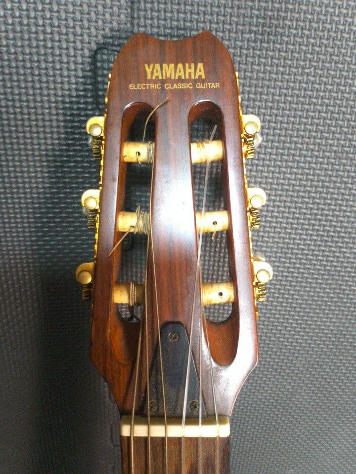ヤマハ　YAMAHA　アコースティックギター　APX‐7N ハードケース付き