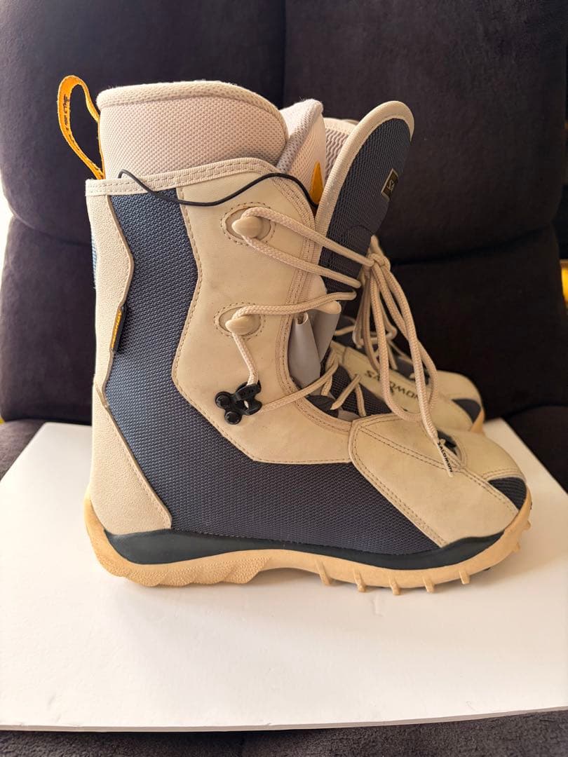 【SALOMON】スノーボードブーツ 24cm ホワイト系 紐タイプ サロモン