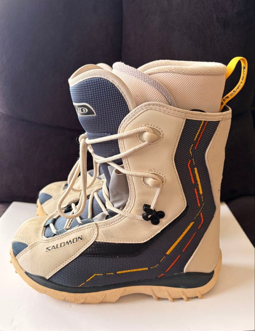 【SALOMON】スノーボードブーツ 24cm ホワイト系 紐タイプ サロモン
