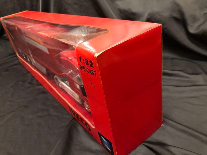 フェラーリ　トレーラー　1/32　未開封品