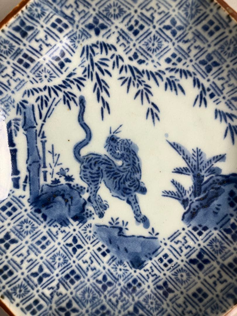 骨董　江戸中期頃　古伊万里　竹と虎の図　染付印判八角皿
