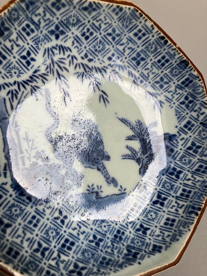 骨董　江戸中期頃　古伊万里　竹と虎の図　染付印判八角皿