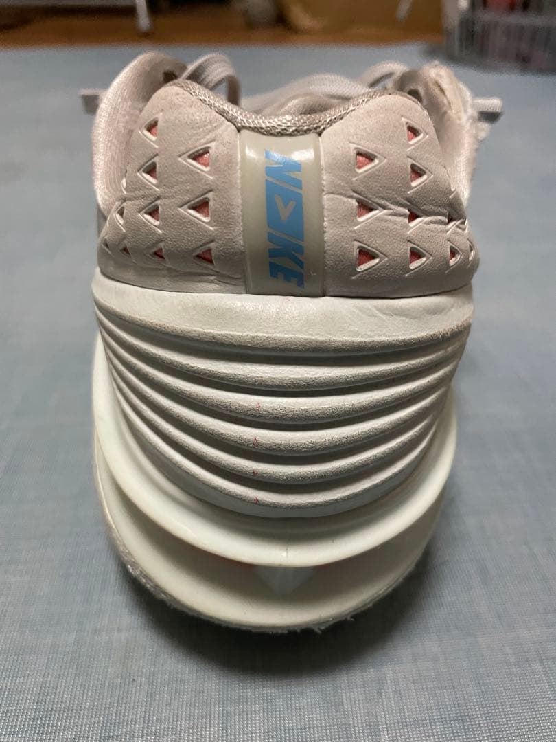 G.T.Cut2 Nike バスケットボールシューズ ベージュ/グレー