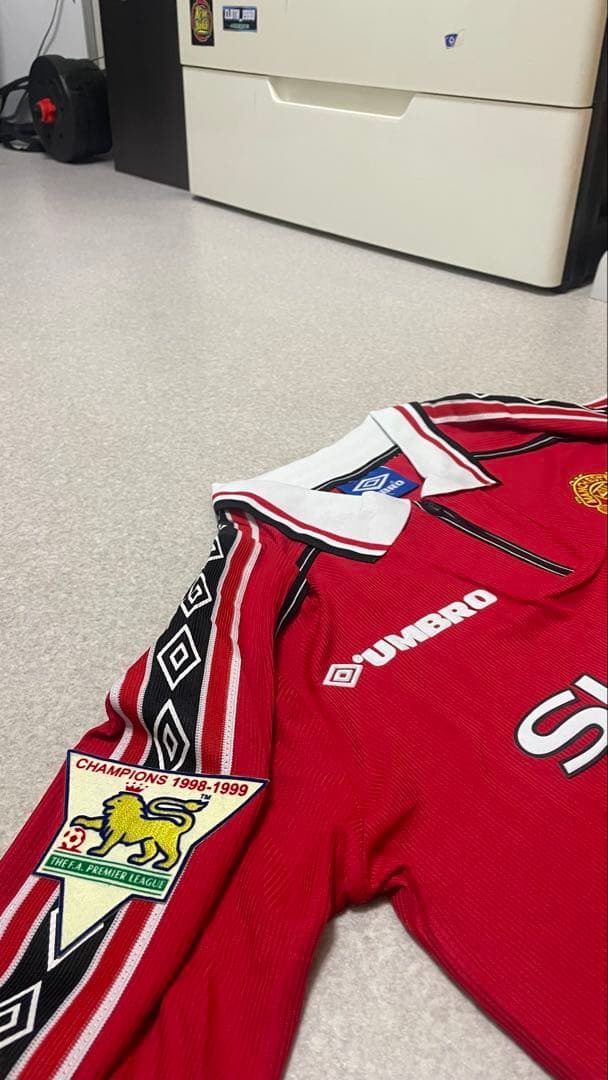 マンチェスター・ユナイテッド Umbro 長袖ポロシャツ