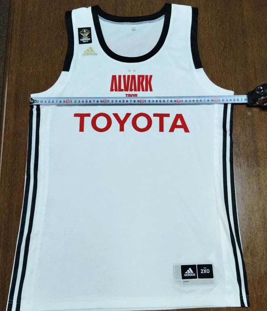 アルバルク東京 ユニフォーム とビックルークの2点セット