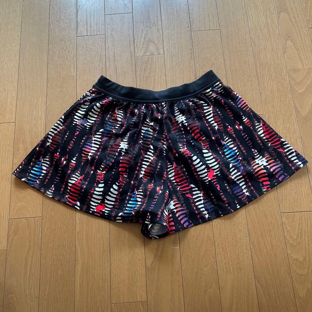 バボラ　レディーステニスウェア　キュロットパンツ&バイザー