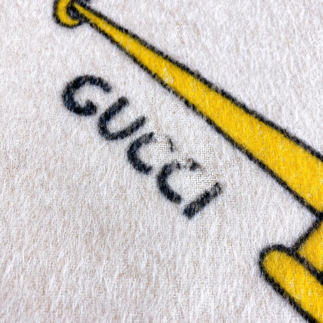 GUCCI ラグ／ブランケット風 マット 約148×140cm ダメージあり