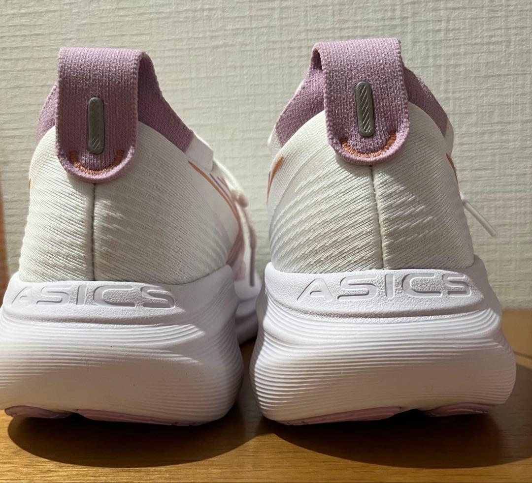 ASICS Gel-Nimbus 10.6 ホワイト/ピンク　24.5㎝