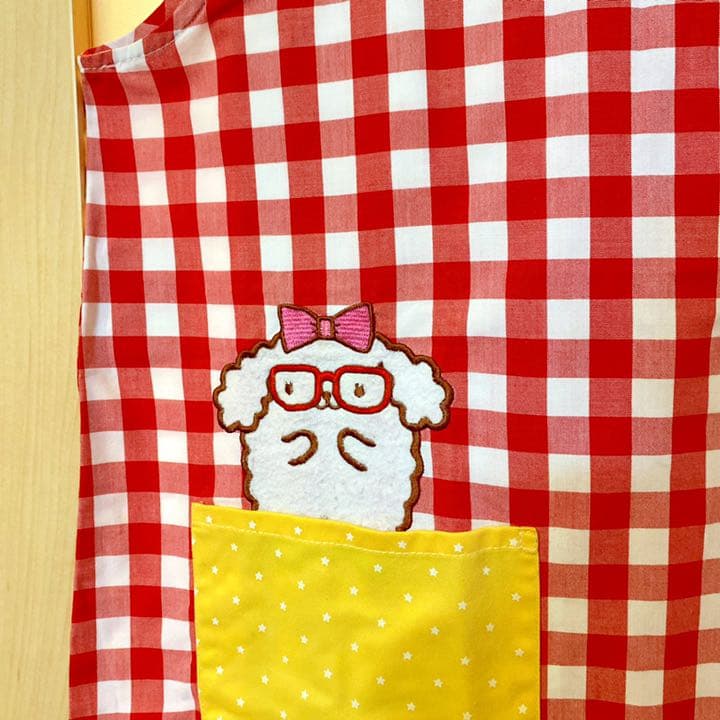 保育士エプロン　ポムポムプリン