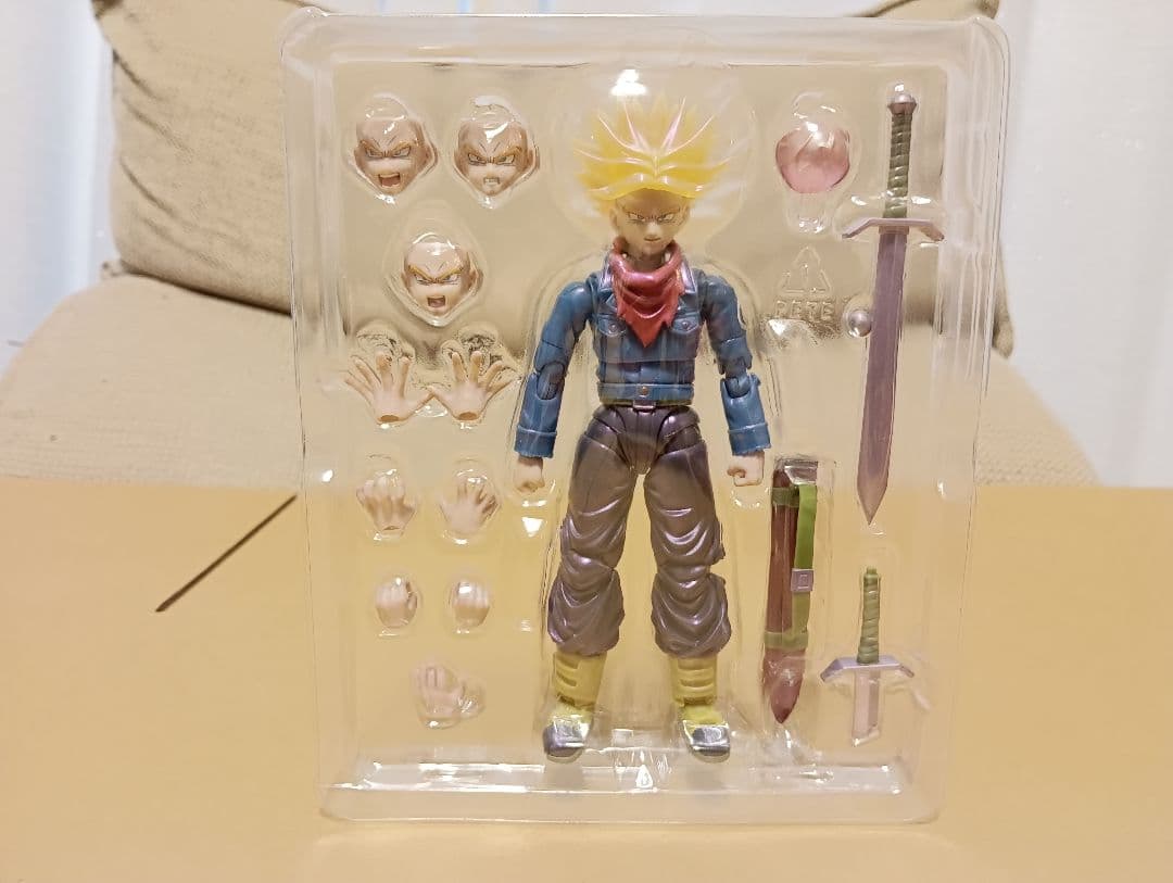 シ*ラ様 S.H.Figuarts 未来トランクス スーパーサイヤ人 Exclu