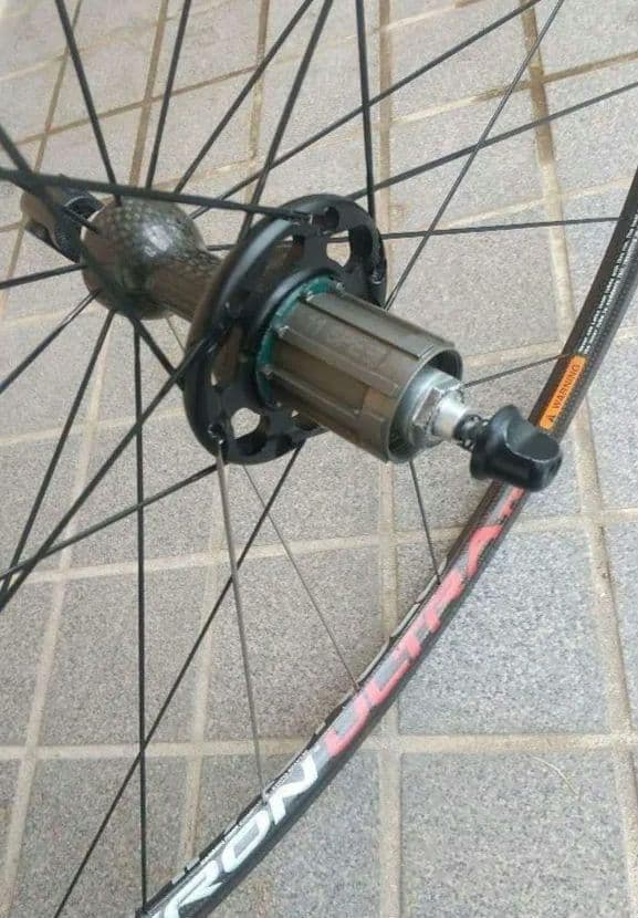 Campagnoloハイペロン・ウルトラ 2（シマノ11速／クリンチャー）