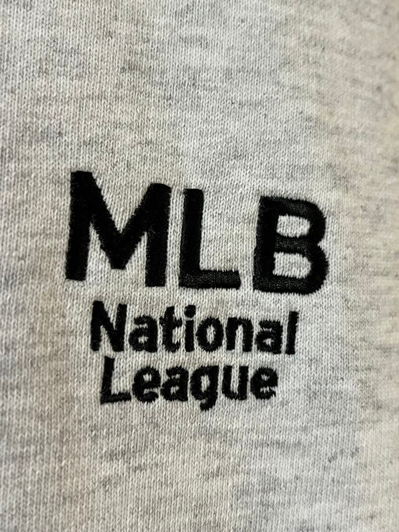 MLB メジャーリーグスウェットシャツ Mサイズ　刺繍　美品✨