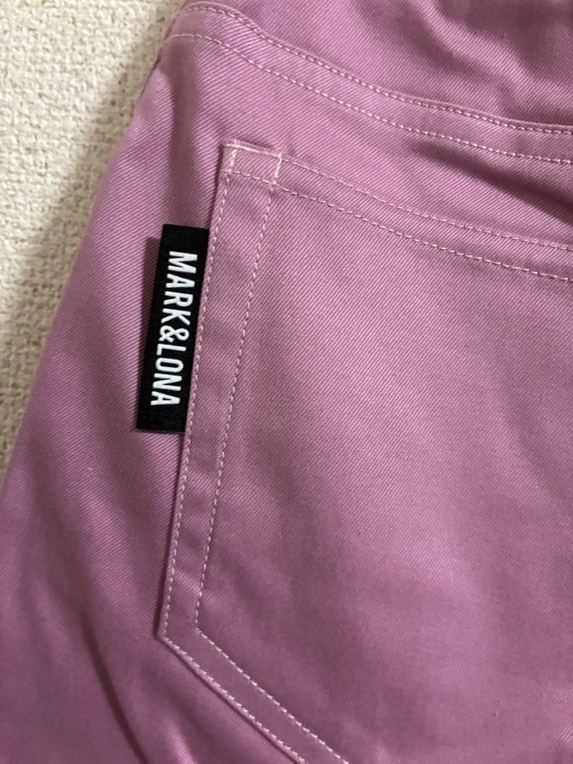 新品！MARK&LONA ピンク ショートパンツ　レディースM