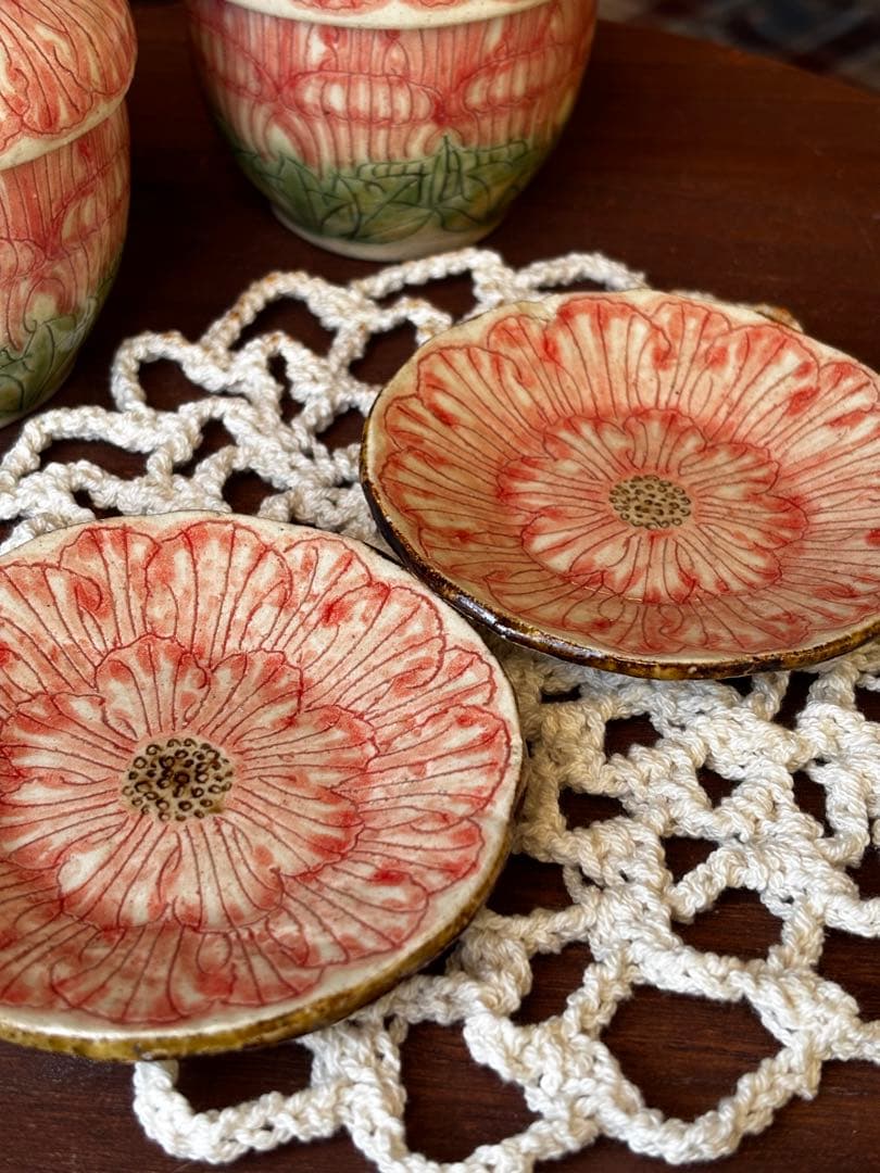 赤絵淡花茶碗蒸し 湯のみ デザート椀 2点セット＆小皿2枚つき 器 花柄