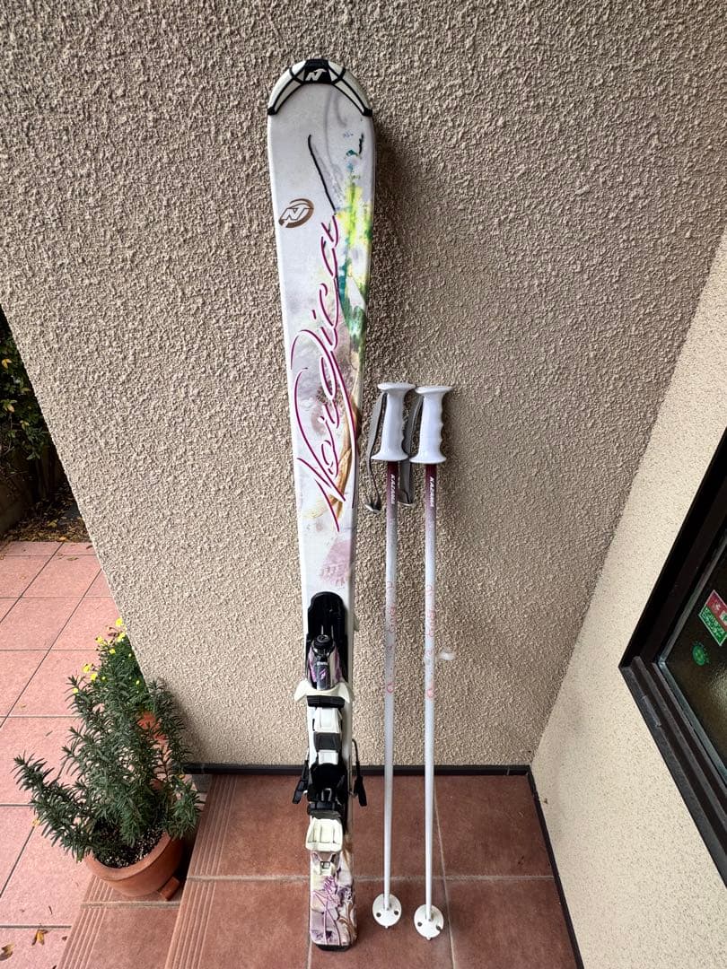 ノルディカ　スキー板 ホワイト カザマ　ストック　2点セット　レディース