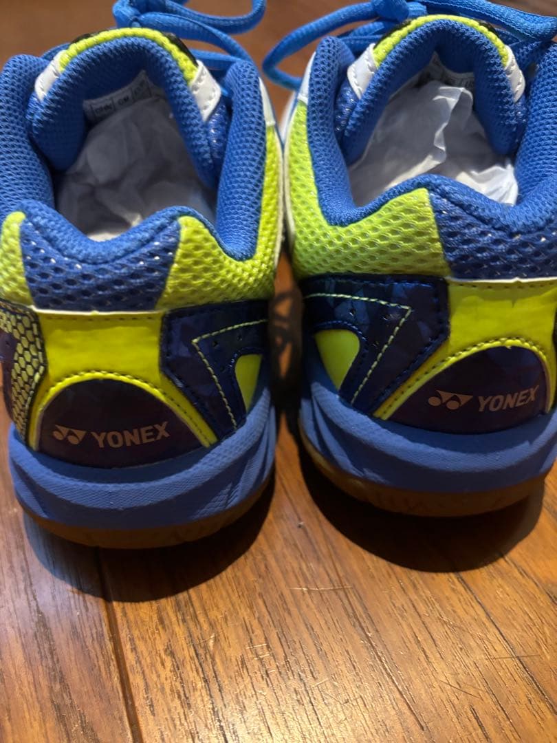 【美品】YONEX　スニーカー　22.5cm