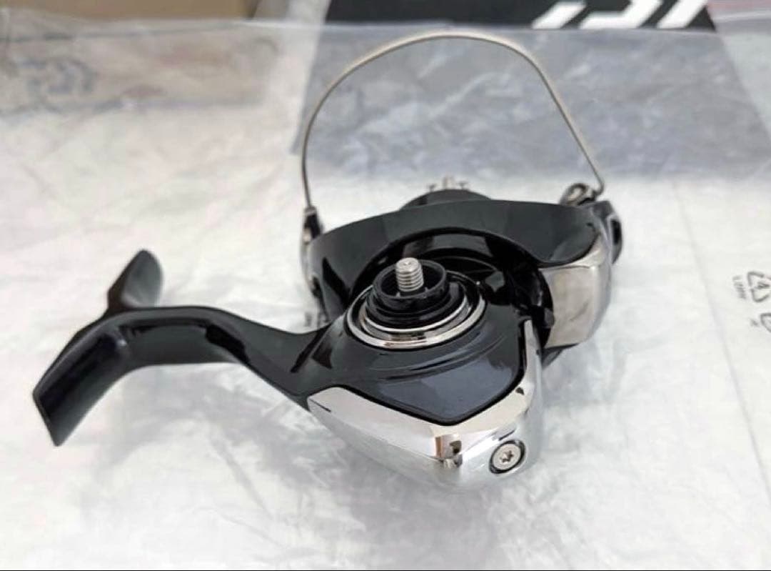 DAIWA（ダイワ） スピニングリール23レガリスLT 3000-CXH