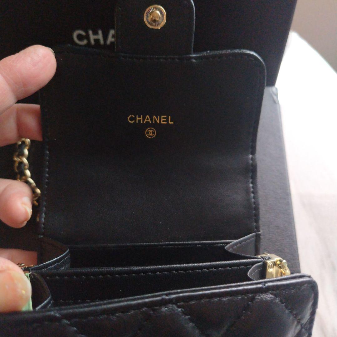 CHANEL 黒 レザー スマホショルダーバッグ☆極美品