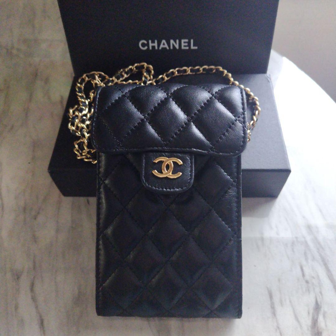CHANEL 黒 レザー スマホショルダーバッグ☆極美品