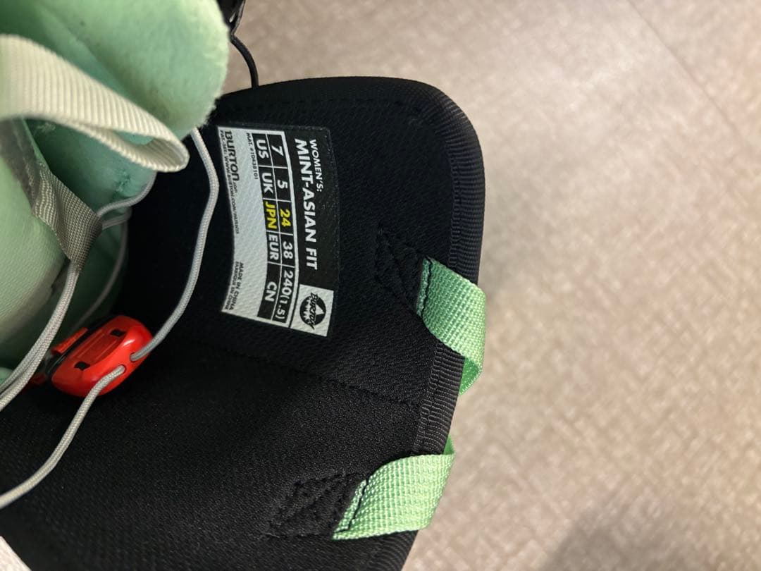 Burton 女性用スノーボードブーツ