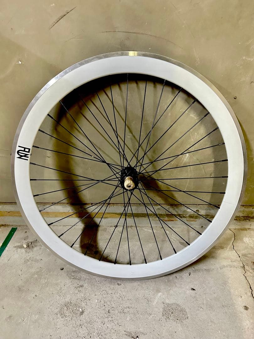 ◆FUN前輪ホイール 新品◆ホワイトでカッコいい！重量1.44kg
