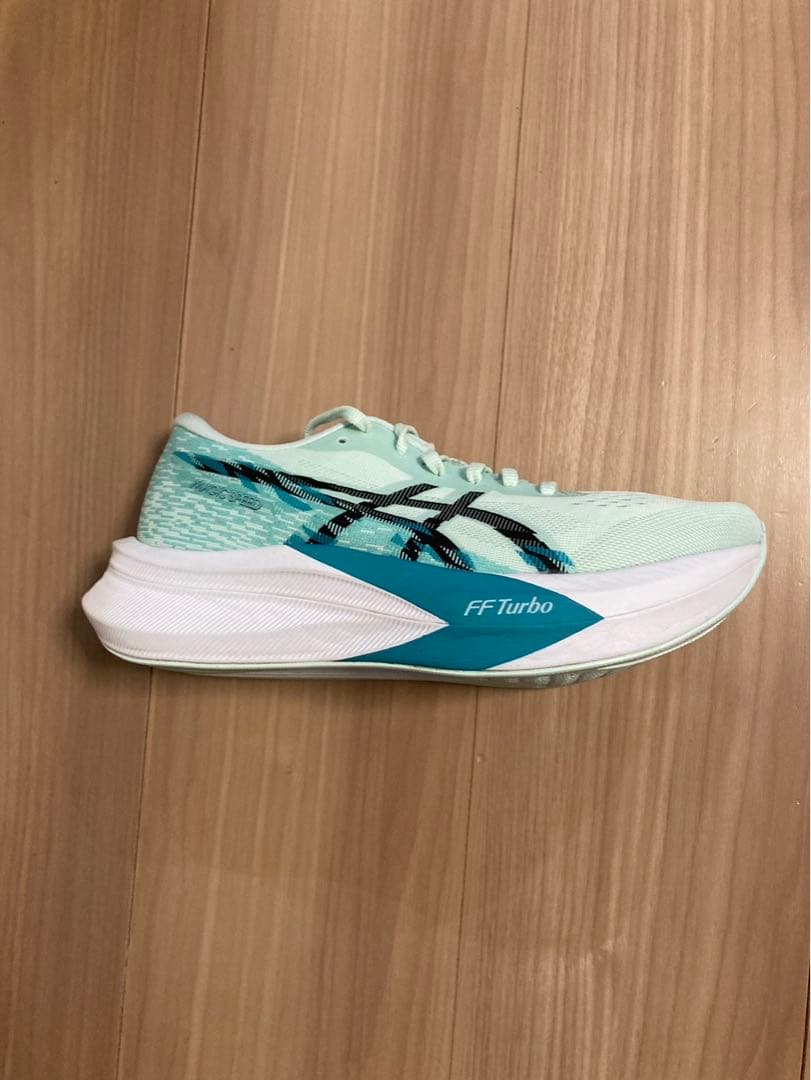 美品　ASICS MAGIC SPEED4 スージングシー/ブラック
