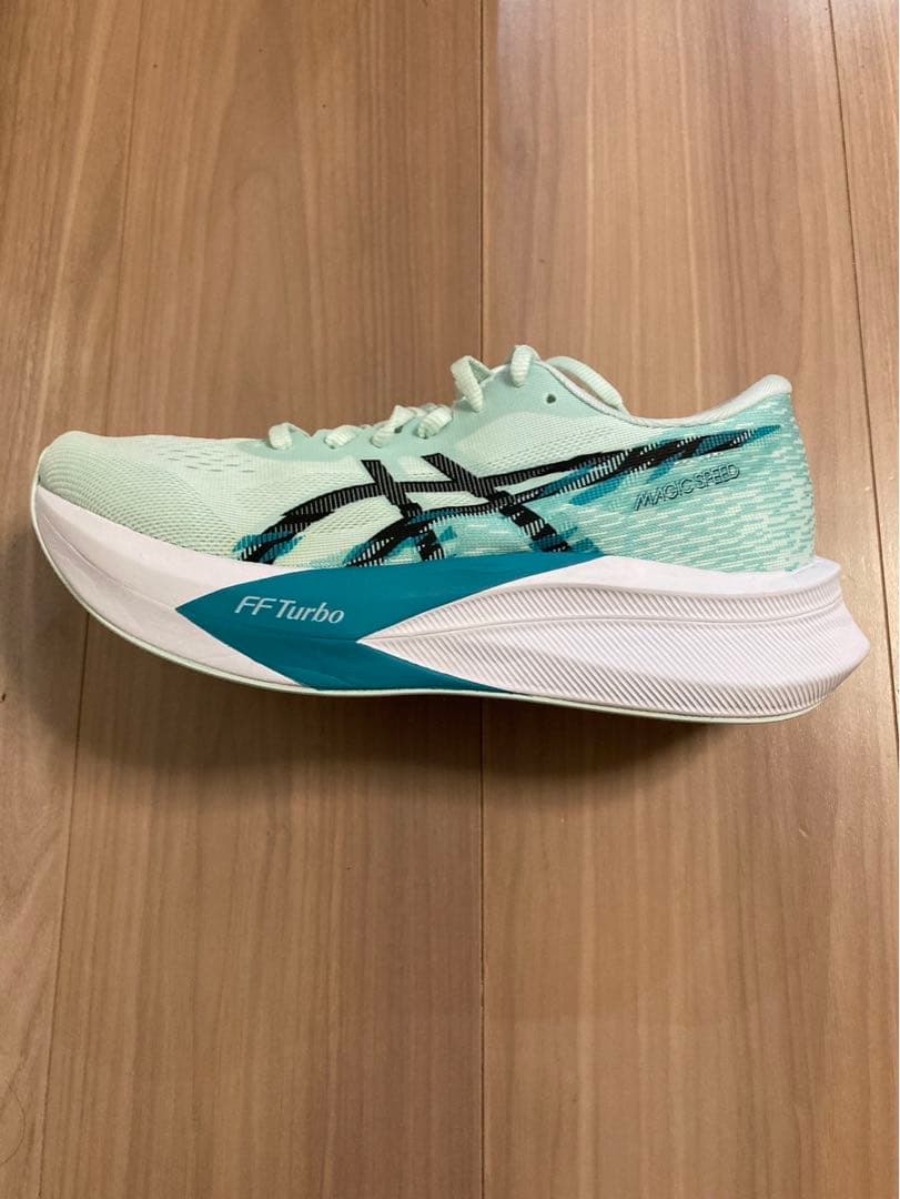 美品　ASICS MAGIC SPEED4 スージングシー/ブラック