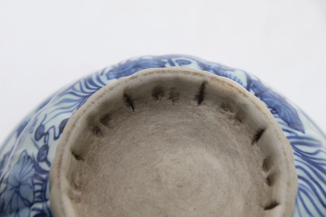 中国美術　染付　魚蓮紋鉢　送料込み260316