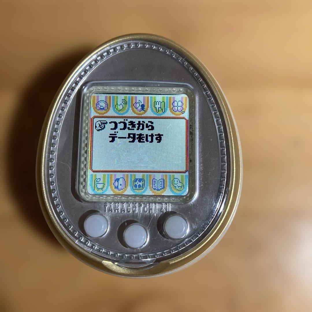 TAMAGOTCHI 4U WHITE (たまごっち 4U ホワイト)