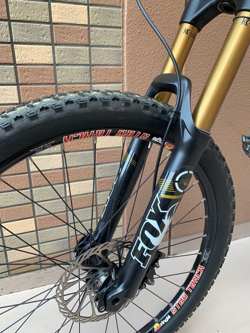 サンタクルーズ　SANTA CRUZ BLUR LT マウンテンバイク