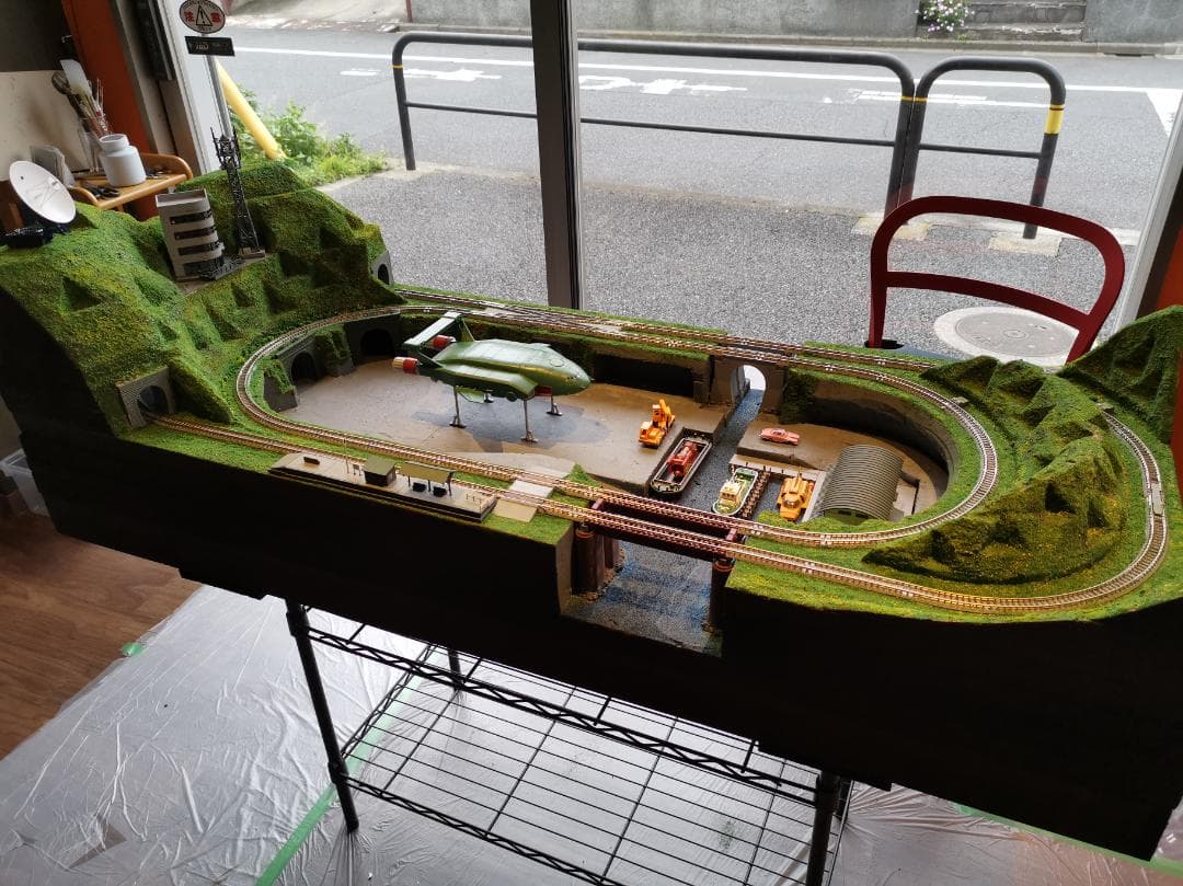 Nゲージ鉄道模型 ミニチュア風景付き ジオラマ完成品