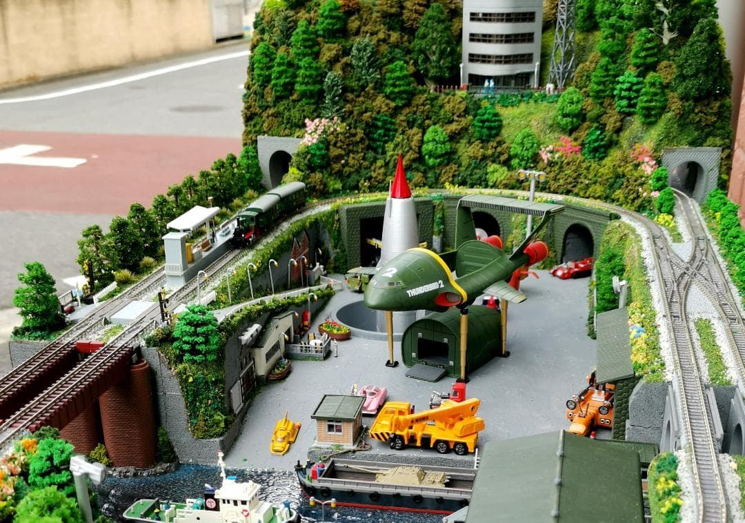 Nゲージ鉄道模型 ミニチュア風景付き ジオラマ完成品