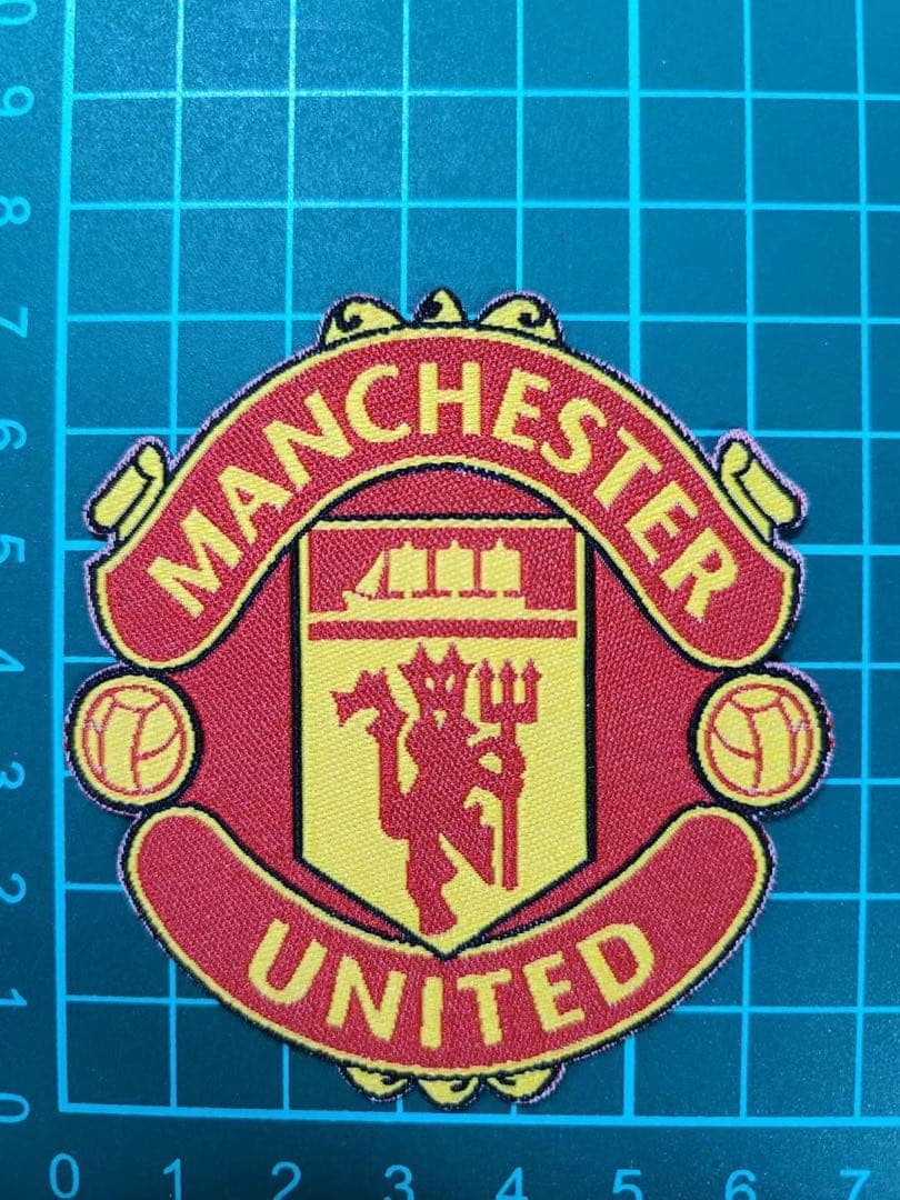 9種類各2点！サッカー　刺繍ワッペン　アイロン熱圧着タイプ