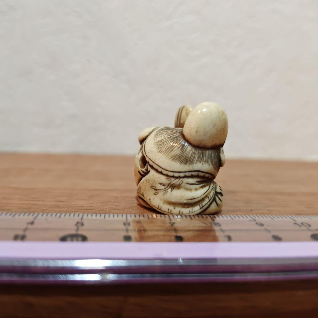 時代提物 仙人根付 天然素材【軍配仙人】高さ約2.9cm 重約18ｇ☆巧みな彫込