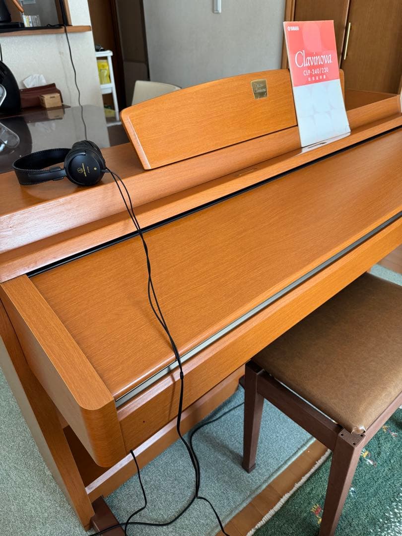 Yamaha Clavinova CD-240/230 木目調　電子ピアノ