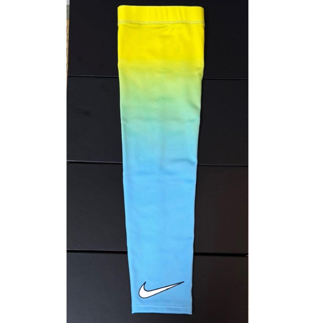 NIKE アクーニャJrモデル ブルー アームスリーブ L/XLサイズ