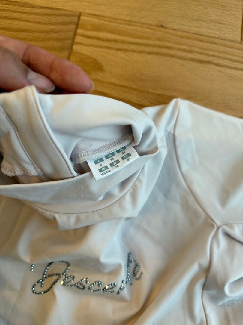 【数回使用のみ】Descente Luxe ピンク　Mサイズ