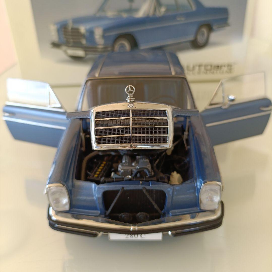 オートアート製　Mercedes-Benz /8 Coupé 1/18