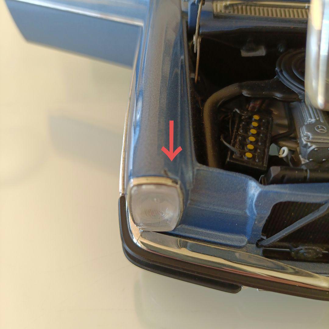 オートアート製　Mercedes-Benz /8 Coupé 1/18