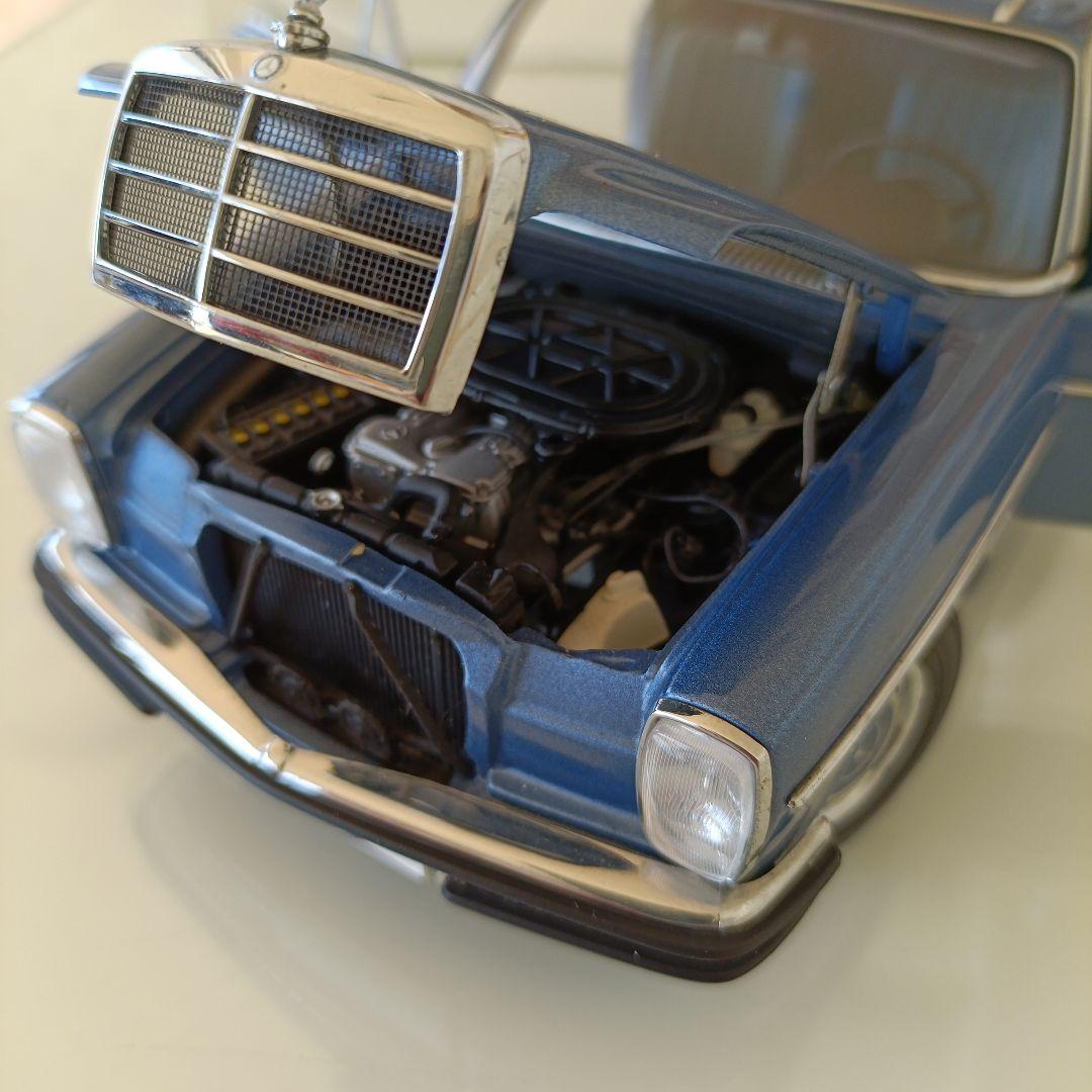 オートアート製　Mercedes-Benz /8 Coupé 1/18