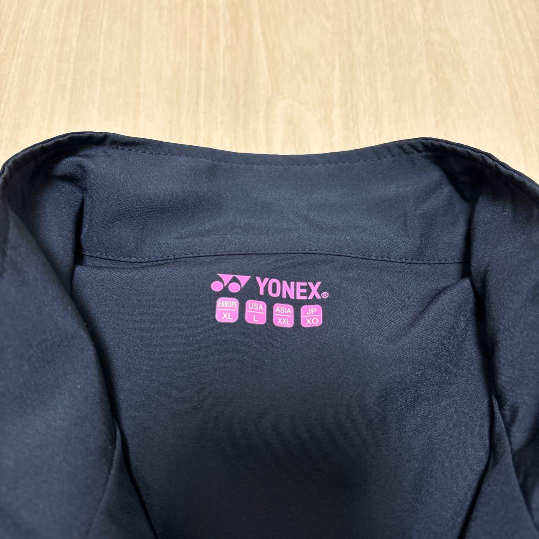 新品・未使用 YONEX ウォームアップジャケット XO ブラック 薄手 大きめ
