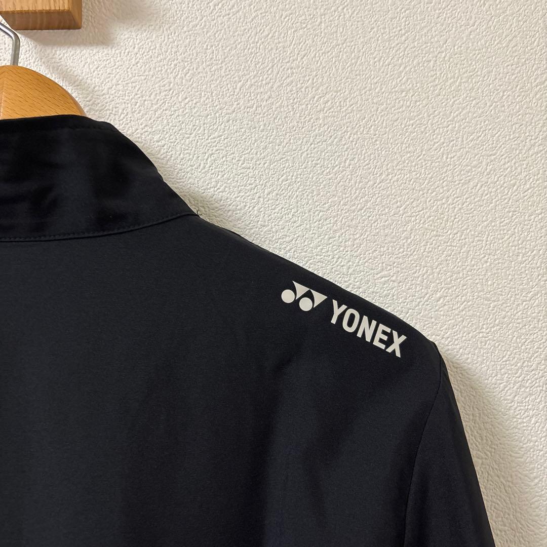 新品・未使用 YONEX ウォームアップジャケット XO ブラック 薄手 大きめ