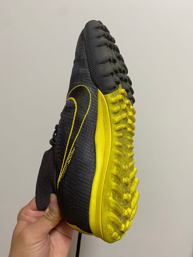 Nike FLYKNIT マーキュリアル　フットサルシューズ